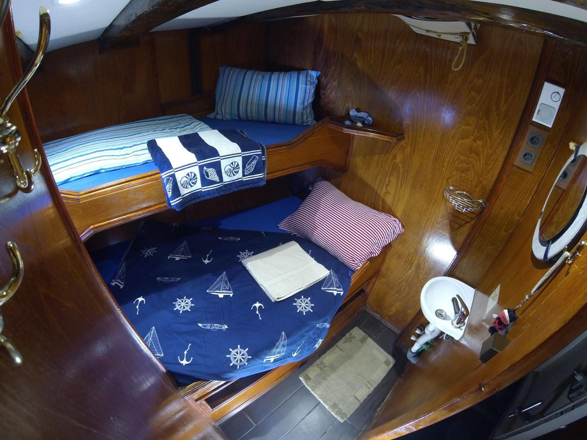 Boat Ms Cutty Jean Hotel Sliema Ngoại thất bức ảnh