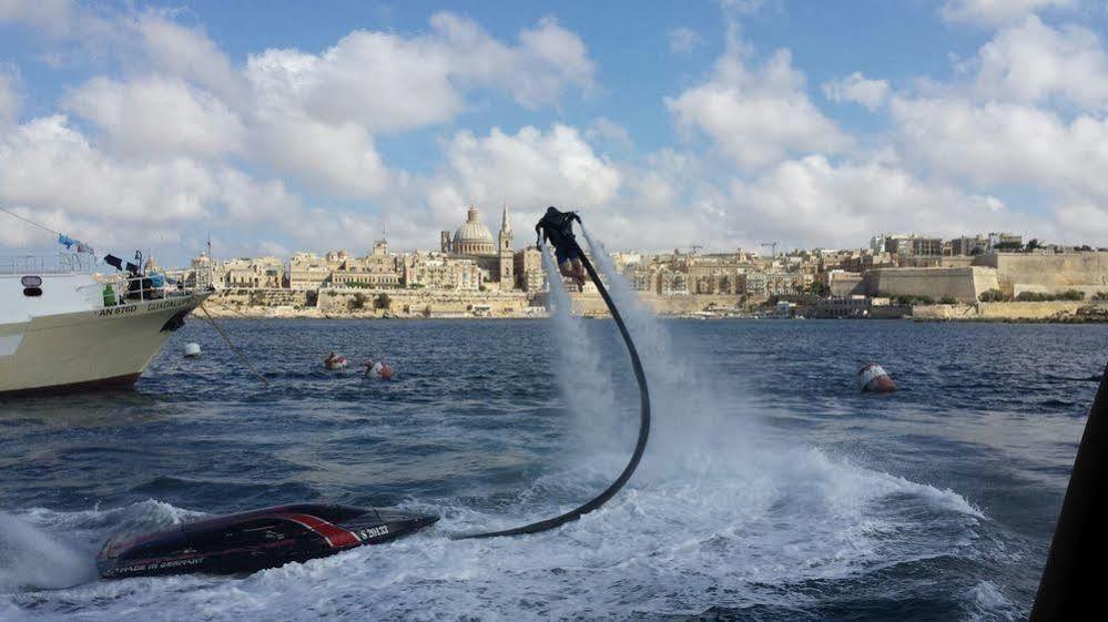 Boat Ms Cutty Jean Hotel Sliema Ngoại thất bức ảnh